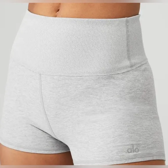 Alo Yoga Alosoft Aura Short Grey Size Small ✨Excellent Condition