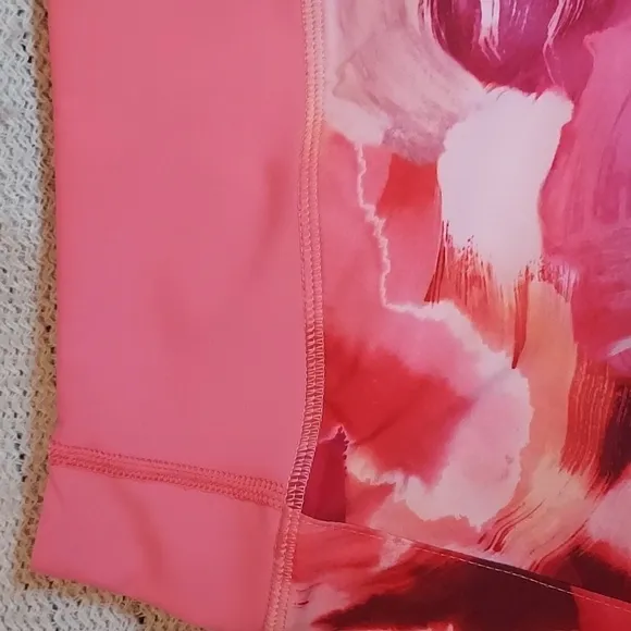 ATHLETA Run With It Shorts Floral Printed 3.5” Inseam Pink Red Energy Coral