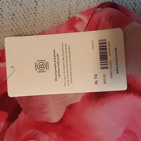 ATHLETA Run With It Shorts Floral Printed 3.5” Inseam Pink Red Energy Coral