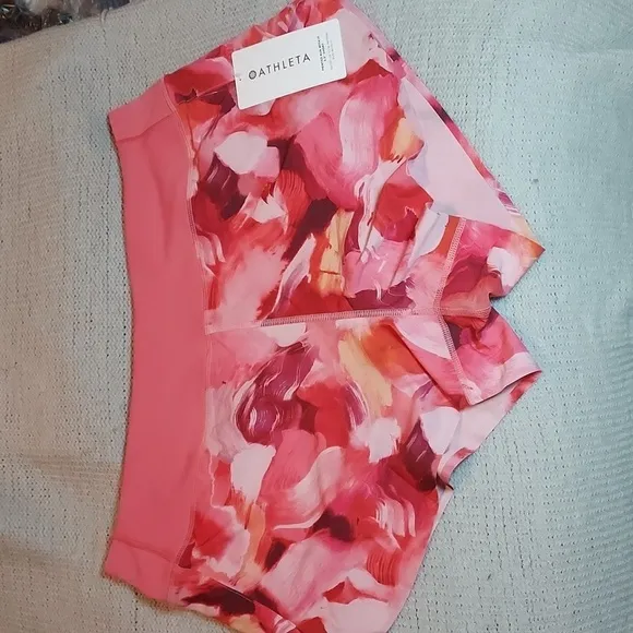 ATHLETA Run With It Shorts Floral Printed 3.5” Inseam Pink Red Energy Coral