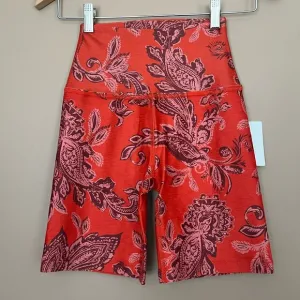 {Beyond Yoga} High Waisted Biker Shorts in Chai &amp; Paprika Paisley - Womens Small