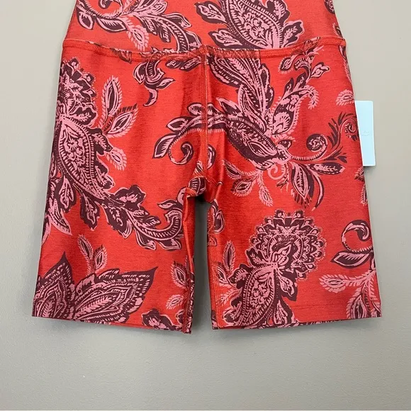 {Beyond Yoga} High Waisted Biker Shorts in Chai &amp; Paprika Paisley - Womens Small