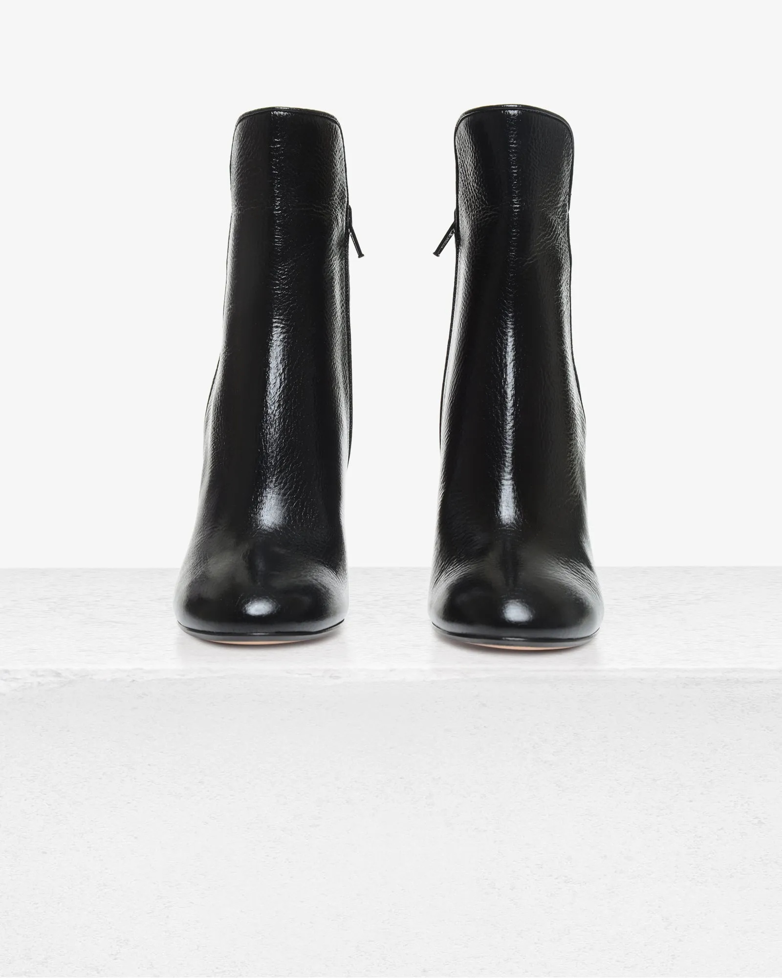 Chiara 95 Black Lucite