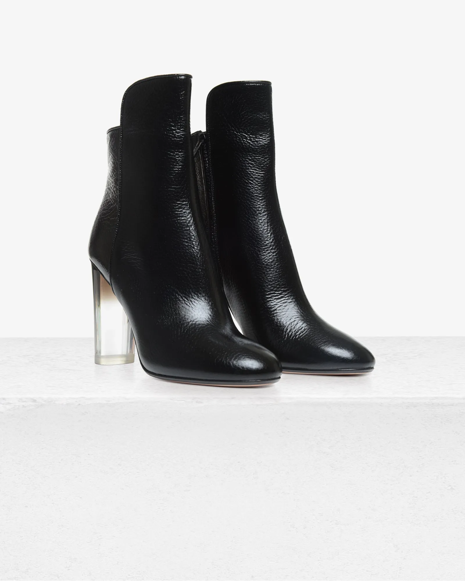 Chiara 95 Black Lucite