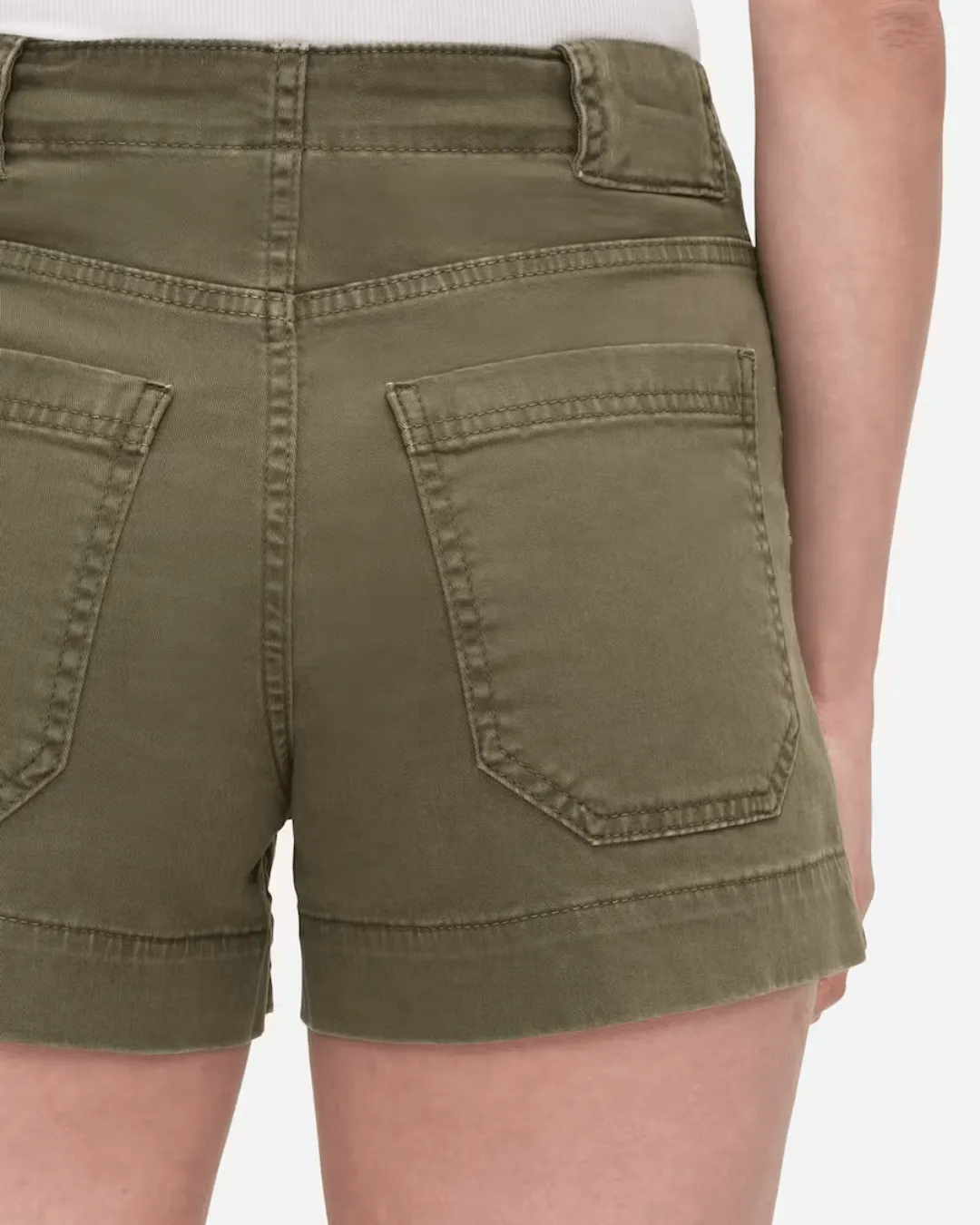 CLEAN UTILITY SHORT