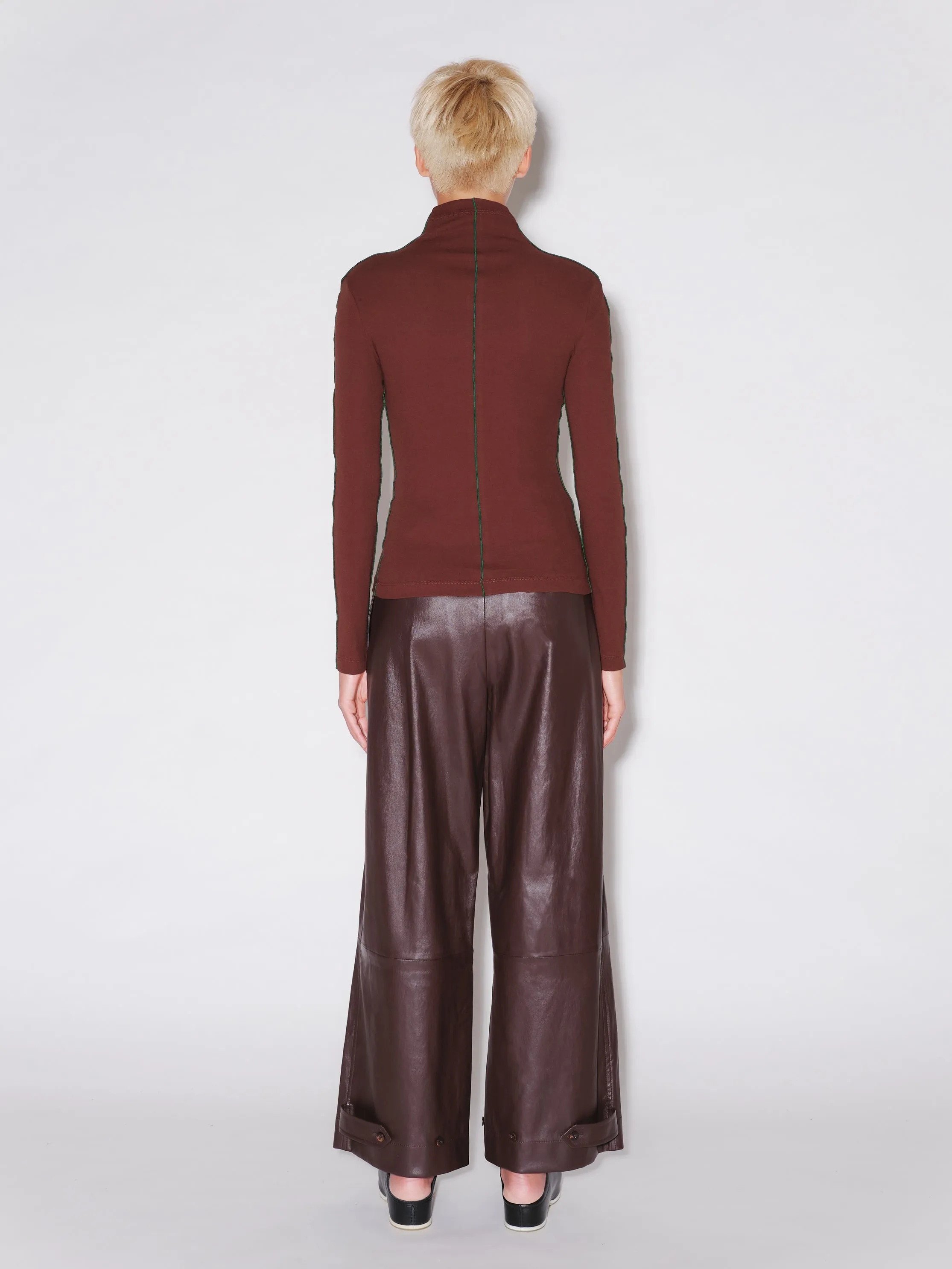 CONTRAST STITCH MOCK NECK T-SHIRT