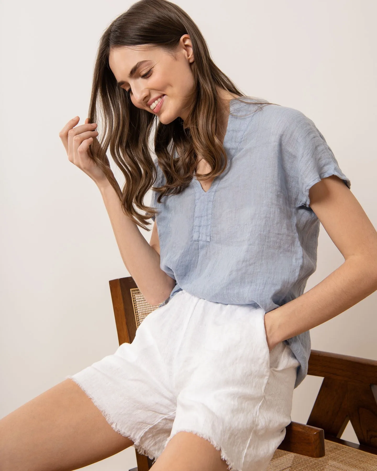 Emma - Linen Shorts in White