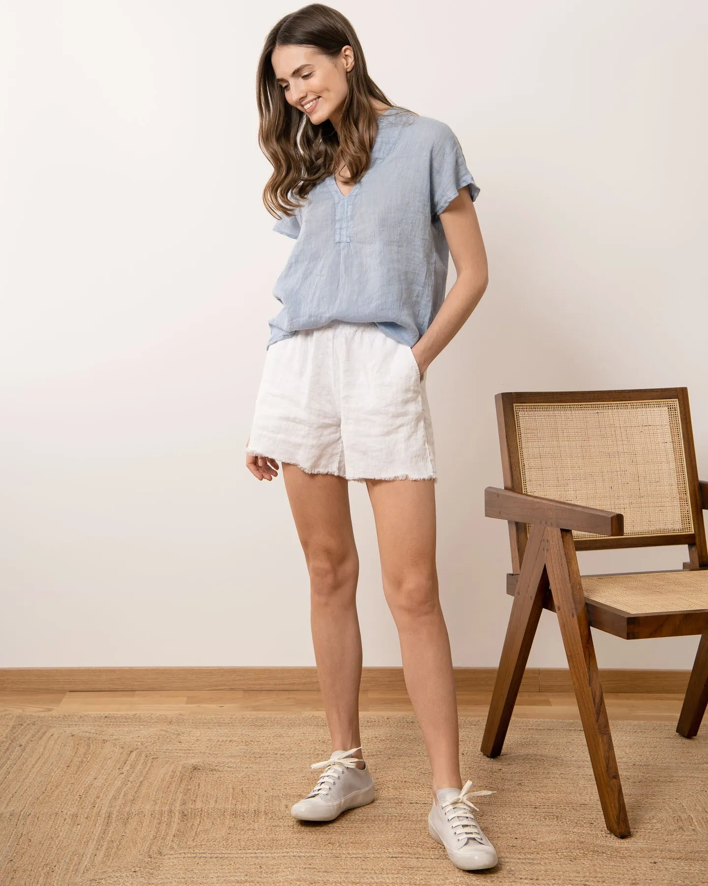 Emma - Linen Shorts in White