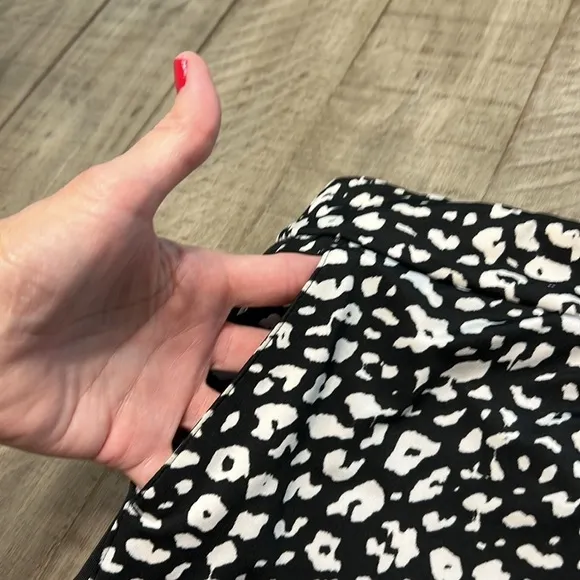EP New York 16” High Rise Black And White Print Golf Skirt Size XL