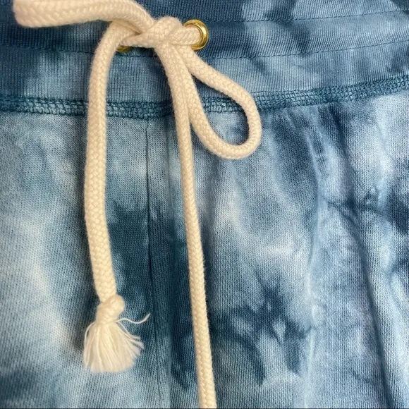 Faherty Go Easy Short in Majolica Blue, XL