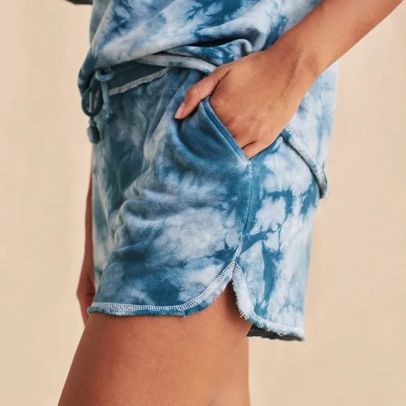 Faherty Go Easy Short in Majolica Blue, XL