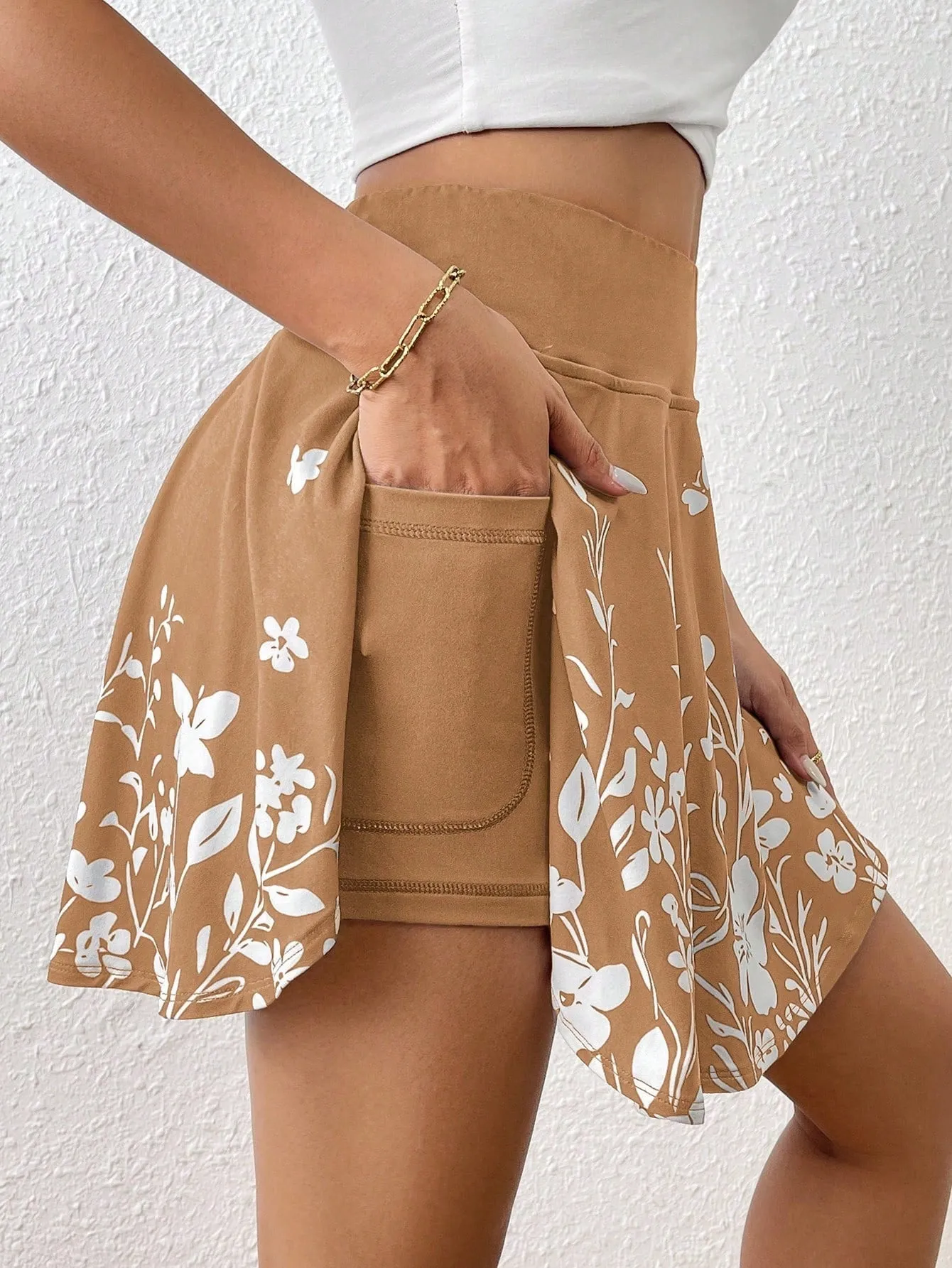 Floral Shorts - Minimalist Style with Functional Pockets