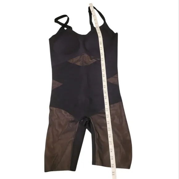 HoneyLove Mid-Thigh Bodysuit All In One Sculpting Garment Shapewear Super Power