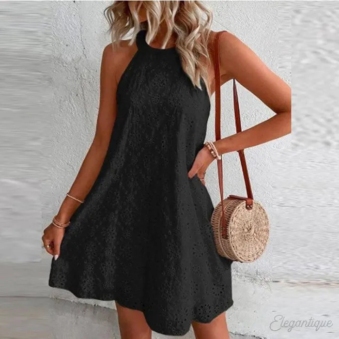 Lace dress to the hip