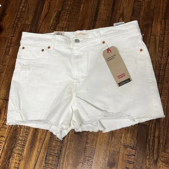 Levi’s White Denim shorts NWT distressed frayed hem high rise size 32