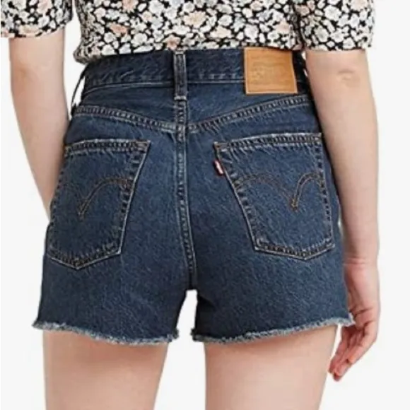 Levi's Women's Premium Ribcage Shorts , dark wash size 28 NWT