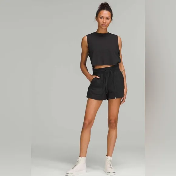 LuluLemon dance studio high-rise short 3.5” black size 8
