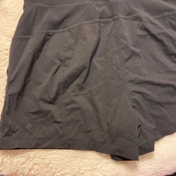 LuluLemon dance studio high-rise short 3.5” black size 8