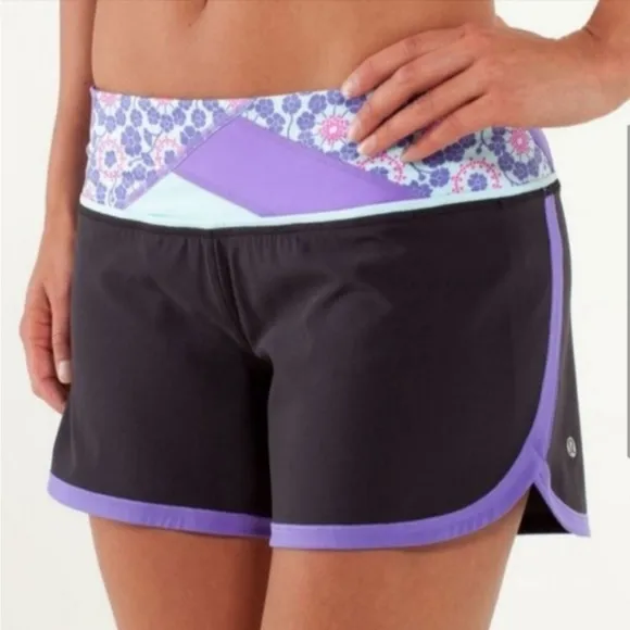 Lululemon Groovy Run Shorts Sz 6