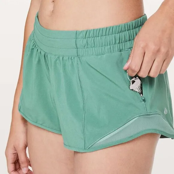 Lululemon Hotty Hot Short II *2.5&quot; Frosted Pine | 8