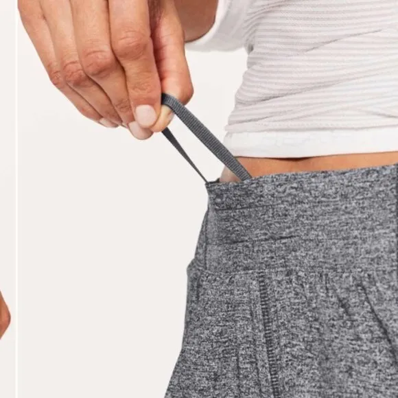 Lululemon Hotty Hot Short II *2.5&quot; Heather Lux Multi Black / Heathered Black