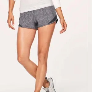 Lululemon Hotty Hot Short II *2.5&quot; Heather Lux Multi Black / Heathered Black