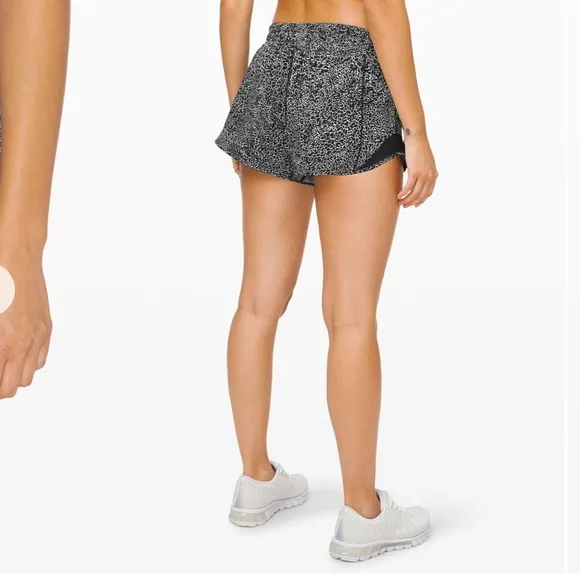 Lululemon Hotty Hot Short II 2.5&quot; Polar Shift Inverse Alpine White Black Size 12