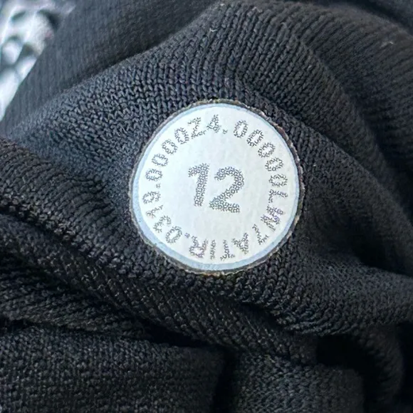 Lululemon Hotty Hot Short II 2.5&quot; Polar Shift Inverse Alpine White Black Size 12