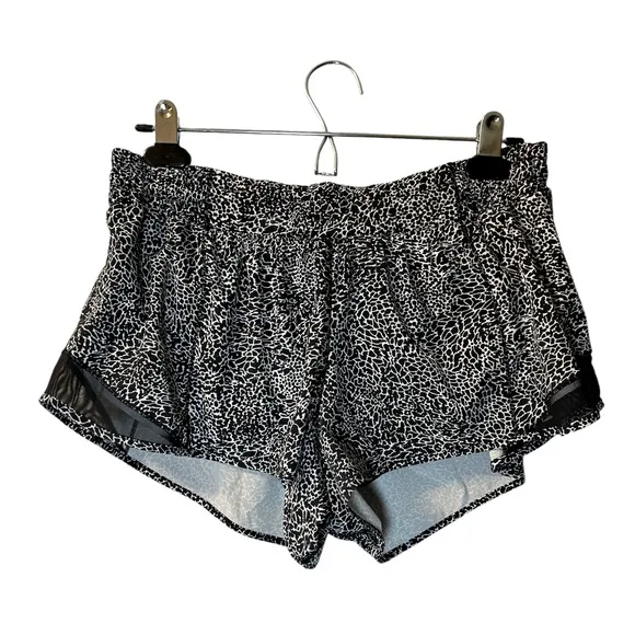 Lululemon Hotty Hot Short II 2.5&quot; Polar Shift Inverse Alpine White Black Size 12