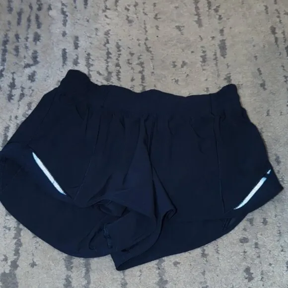 Lululemon Hotty Hot Short II *2.5&quot; True Navy