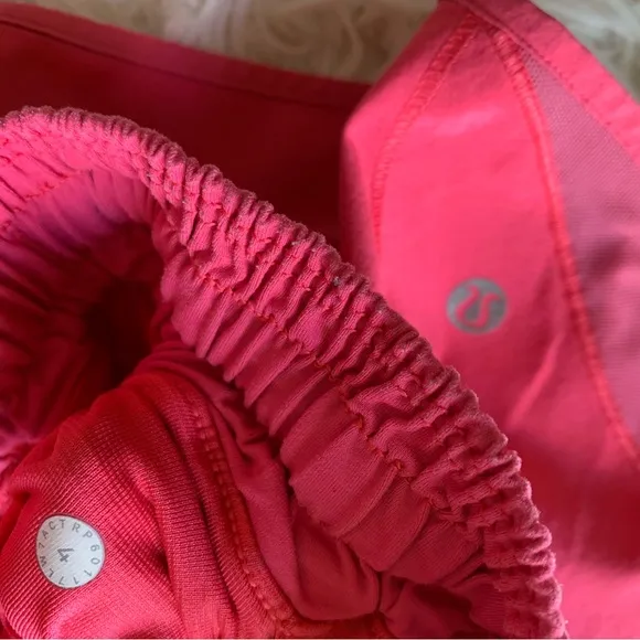 Lululemon Hotty Hot Shorts Lip Gloss Size 4