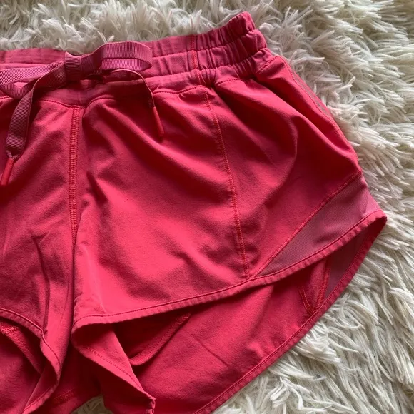 Lululemon Hotty Hot Shorts Lip Gloss Size 4