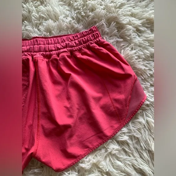Lululemon Hotty Hot Shorts Lip Gloss Size 4