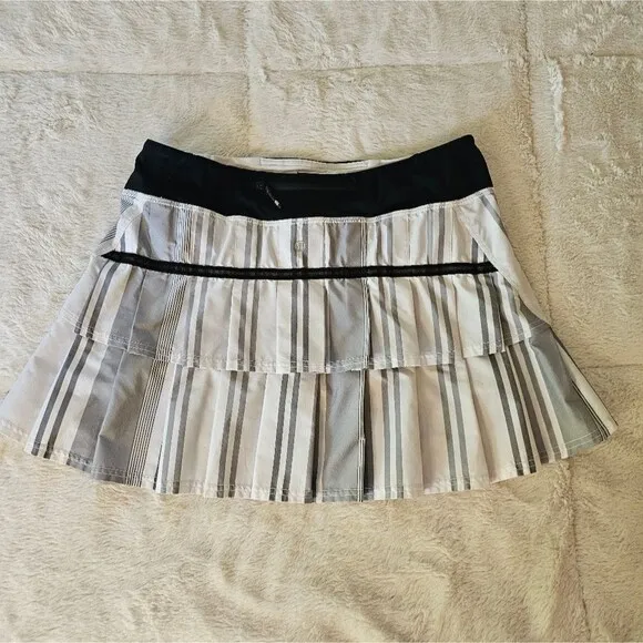 Lululemon Run: Pace Setter Skirt. Black,Grey, White. Size 8 Excellent Condition!