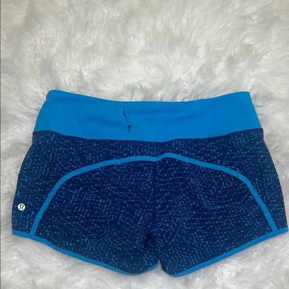 Lululemon Run Times ShortSamba Snake Kayak Blue Hero Blue / Kayak Blue size 8