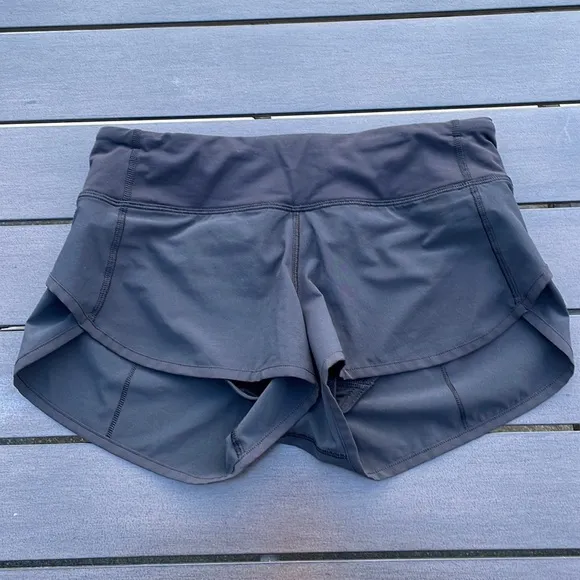 Lululemon Speed Short *4-way Stretch 2.5&quot; Size 4 Black
