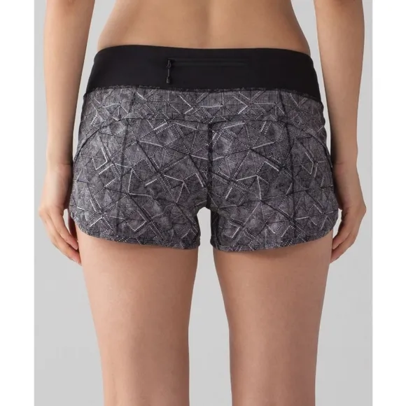 Lululemon Speed Short 4-way Stretch 2.5&quot; Size 4