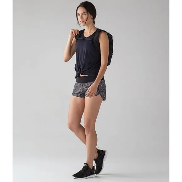 Lululemon Speed Short 4-way Stretch 2.5&quot; Size 4
