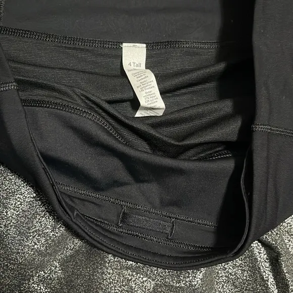 Lululemon Speed Up Short Long 4&quot; FoilLuminosity Print Black Silver/Black Size 4