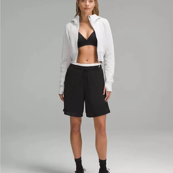Lululemon Women’s Athletic Shorts - Relaxed Fit Mesh Shorts 8” Sz 8 Black color