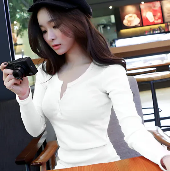 Marion - the chic long sleeve shirt with button detail