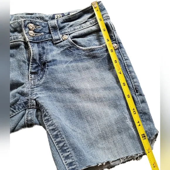 Miss Me Aztec Cutoff Premium Denim Jeans Shorts - Size 27 - EUC