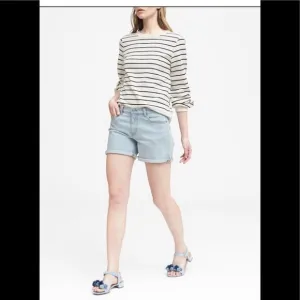 NWT Banana Republic  6&quot; Denim Short