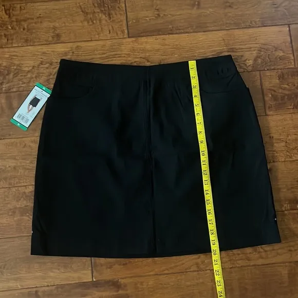 NWT Hilary Radley Womens Skort Skirt Black A Line Stretch Pockets Inner Shorts