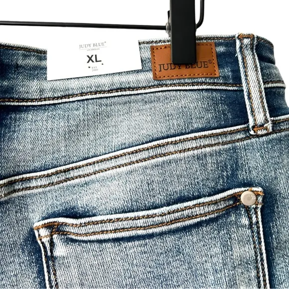 NWT Judy Blue High Waist Adjustable Button Distressed Shorts Stretch Size XL