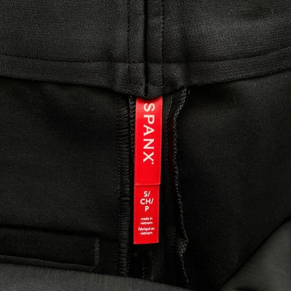 NWT Spanx the perfect A Line shorts black small