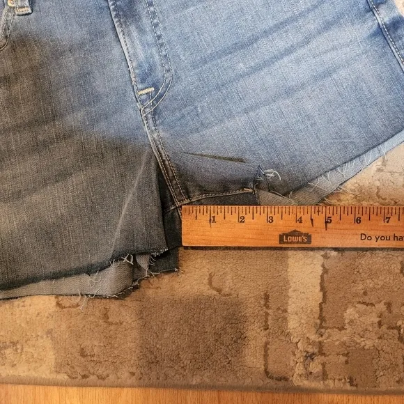 NWT TRUE RELIGION Maisie Raw Hem Shorts
