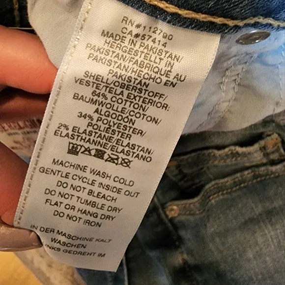 NWT TRUE RELIGION Maisie Raw Hem Shorts