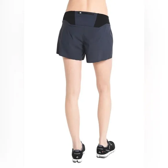 NWT WOMENS ON cloud Running Track Shorts sz L black solid athletic short bottom