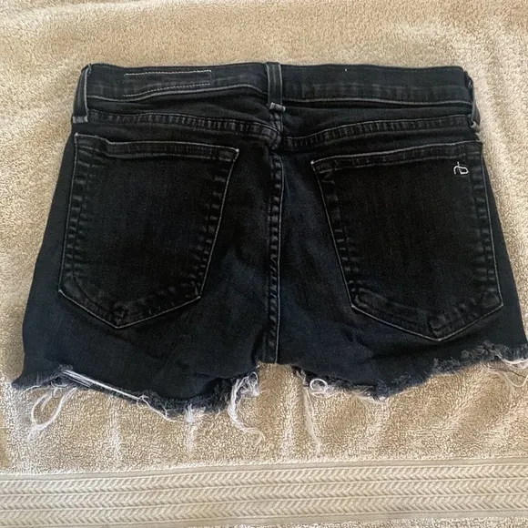 Rag &amp; Bone DRE Capri black wash great shorts. Has a nice little stretch to them